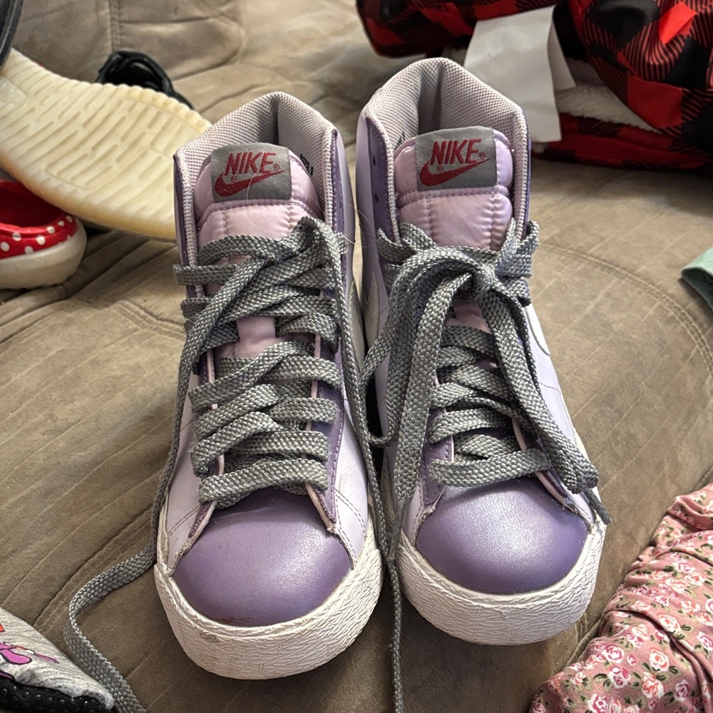 Women’s Vintage Nike Blazer High-Tops Grey Violet Size 9